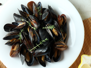 Prince Edward Island Mussels in White Wine and Garlic